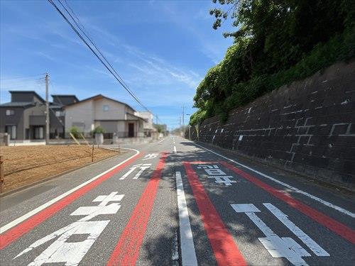 南東側前面道路（2026年6月撮影）