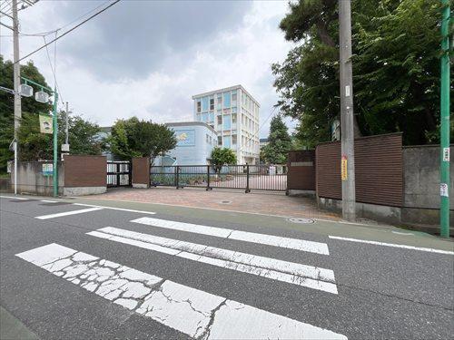 市川市立八幡小学校910ｍ