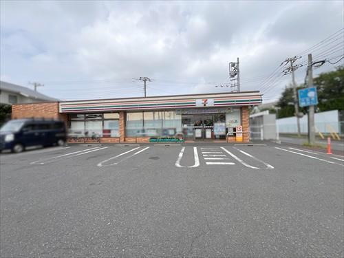 セブンイレブン津田沼高校前店340m