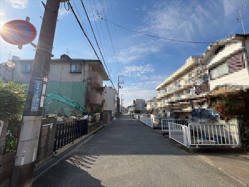 前面道路(2025年11月撮影)