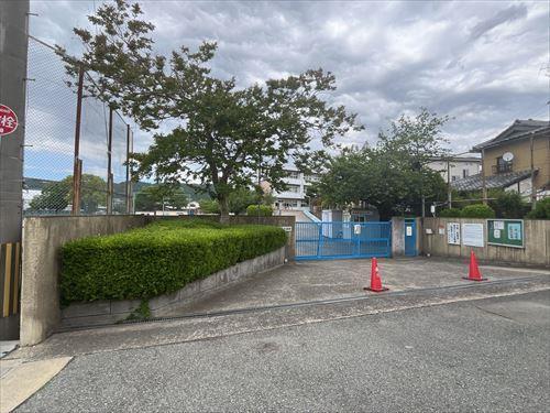 箕面市立南小学校　980ｍ