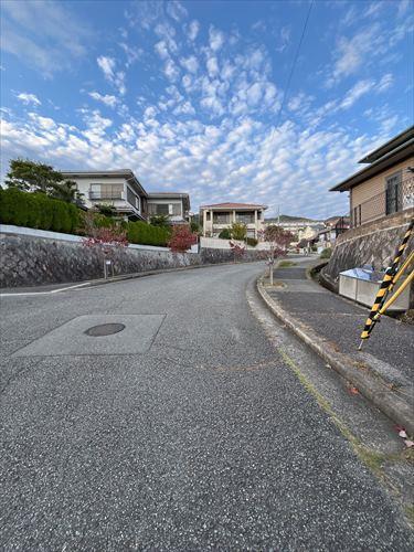 東側　前面道路