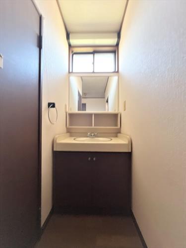 ２階　洗面台