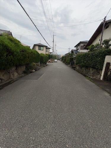 東側道路　南から北