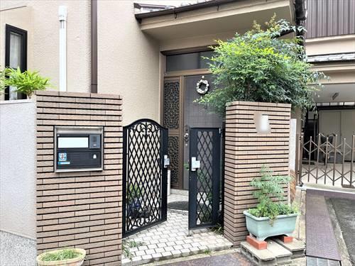 玄関（2025年10月撮影）