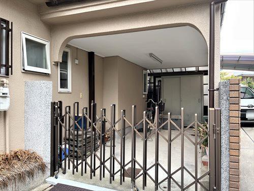 車庫（2025年10月撮影）