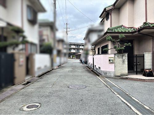 前面道路（2025年10月撮影）