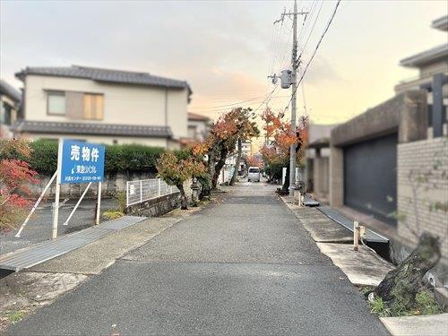 前面道路（2025年11月撮影）