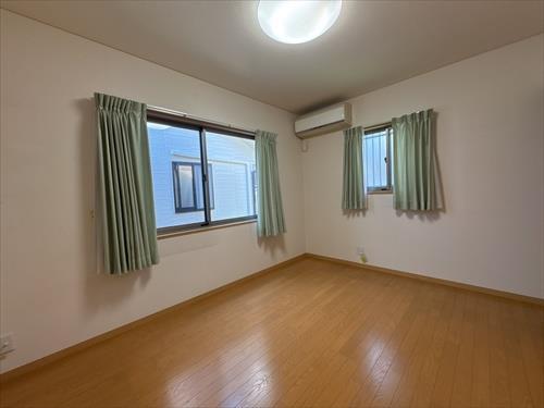 洋室６帖北西側