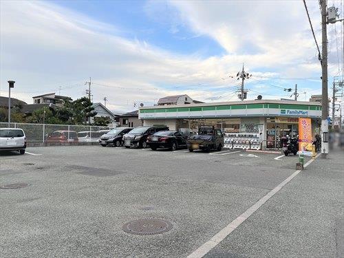 ファミリーマート住吉一丁目店　300ｍ
