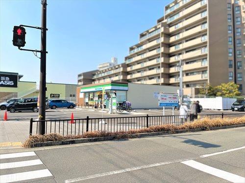 ファミリーマート少路二丁目店まで470ｍ