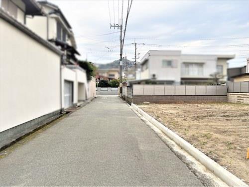 前面道路（2025年11月撮影）