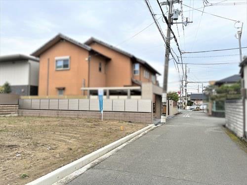 前面道路（2025年11月撮影）