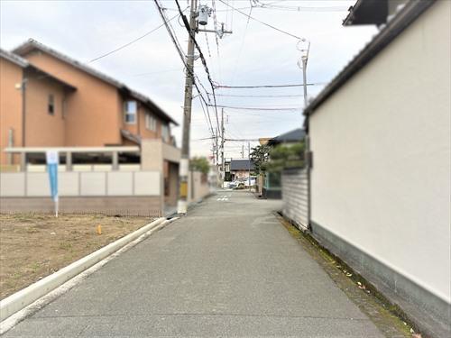 前面道路（2025年11月撮影）