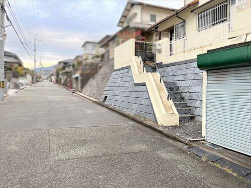 前面道路（2025年11月撮影）