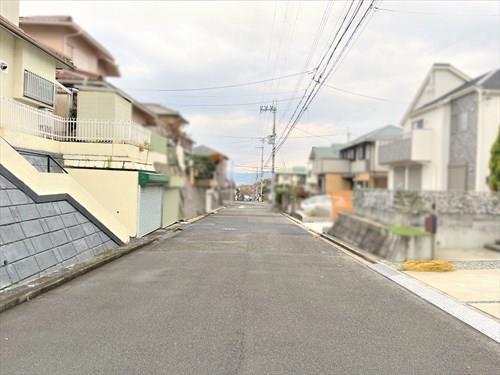 前面道路（2025年11月撮影）