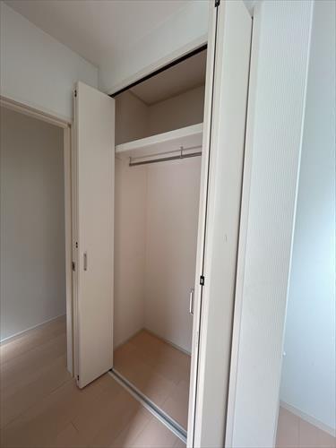 2階洋室4.6帖（南側）収納