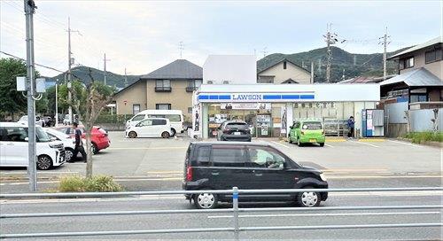 ローソン川西清和台西店まで770m