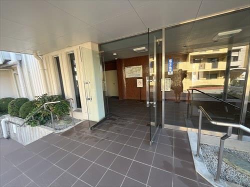 マンションエントランス