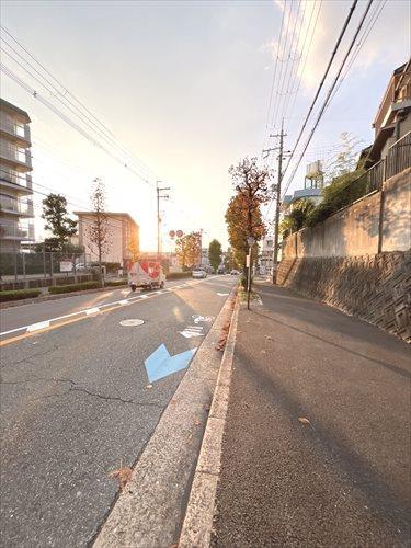 前面道路　南側