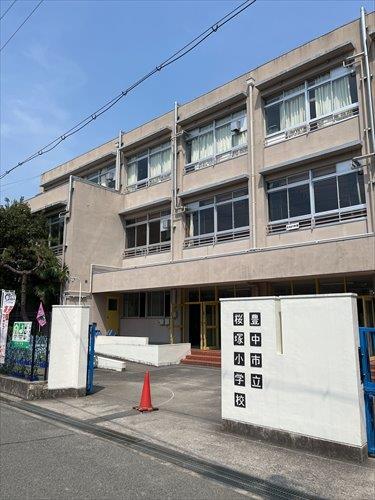 豊中市立桜塚小学校 290m 豊中市立桜塚小学校 290m