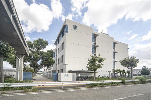 西宮市立浜脇小学校(880m)