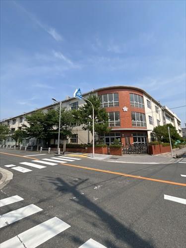 豊中市立南桜塚小学校（470m）