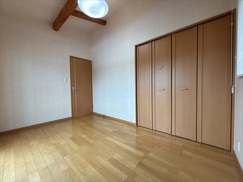 ２階南側洋室（1）約6.2帖