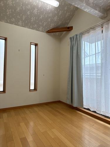 ２階南側洋室（2）約5.6帖