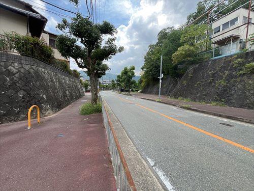 南側前面道路