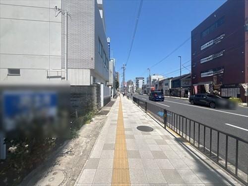 前面道路(南側から撮影) 前面道路(南側から撮影)