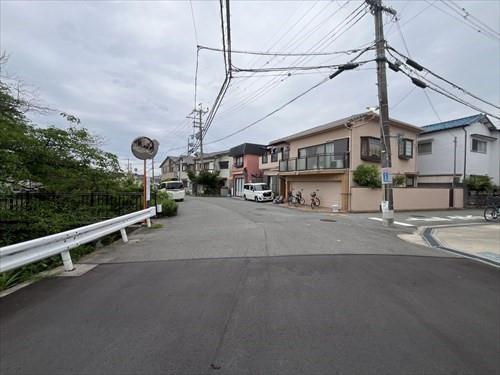 南側前面道路