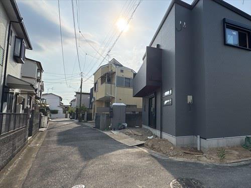 南側前面道路（2026年7月撮影）