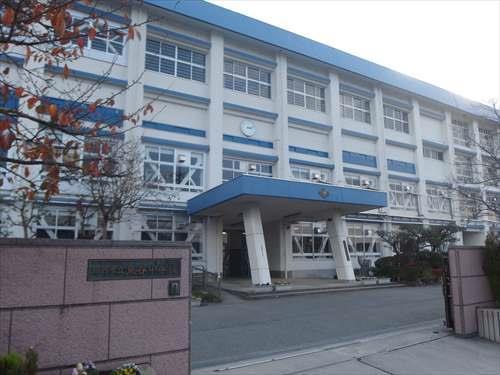 ｢川西市立東谷中学校｣まで1580m