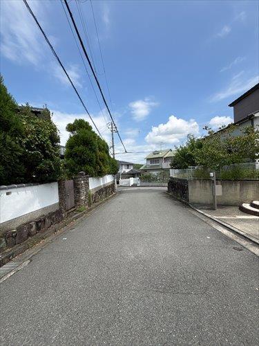前面道路（南から北）
