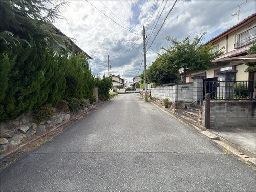 前道含む現地写真(東側から西側) 前道含む現地写真(東側から西側)