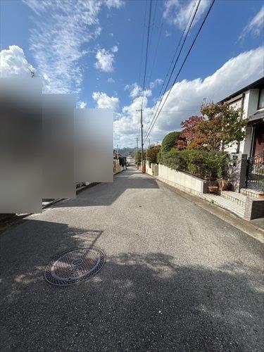 前面道路（東から西）