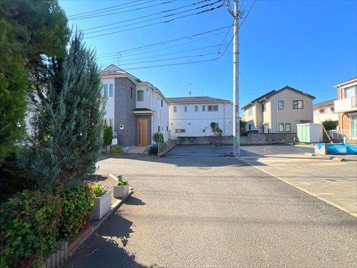 前面道路(東側)