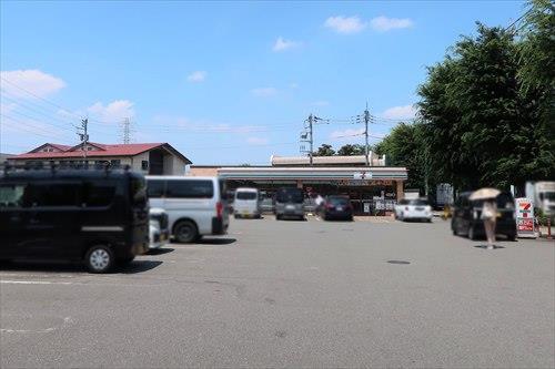 セブンイレブン立川松中団地北店