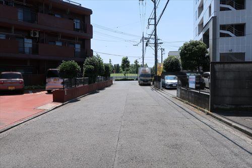 エントランス前道路