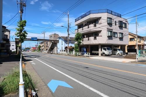 区画南側道路（すずかけ通り）