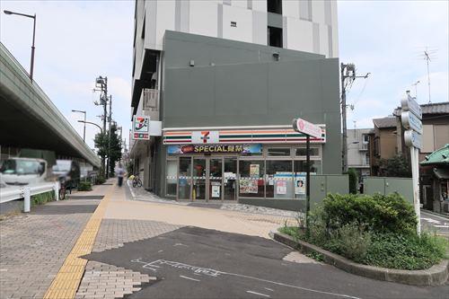 セブンイレブン北区上十条4丁目店130m