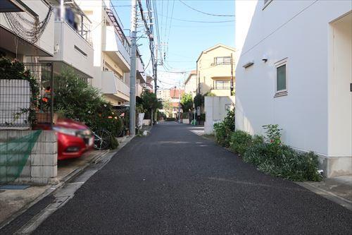 前面道路（西側）