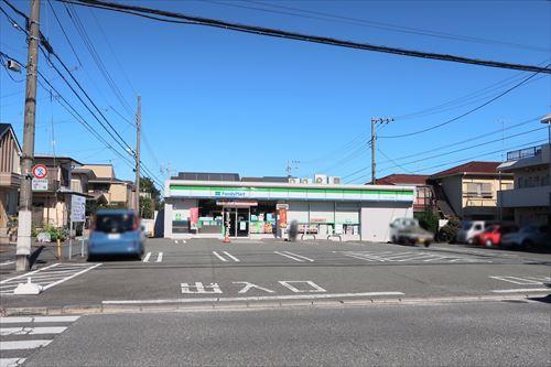 ファミリーマート小平たかの街道店300m