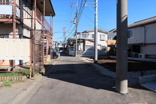 前面道路（西側）