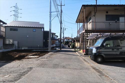 前面道路（西側）