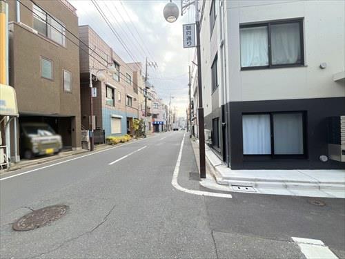 前面道路(東側)