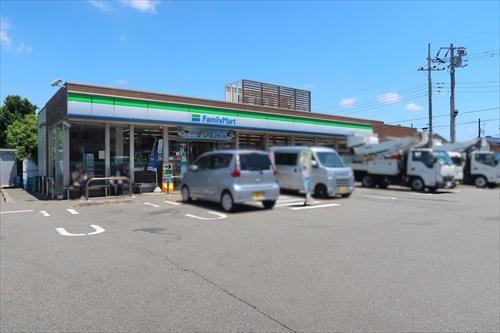 ファミリーマート日野三沢店810m ファミリーマート日野三沢店810m