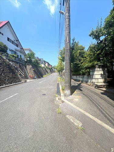前面道路(南側) 前面道路(南側)