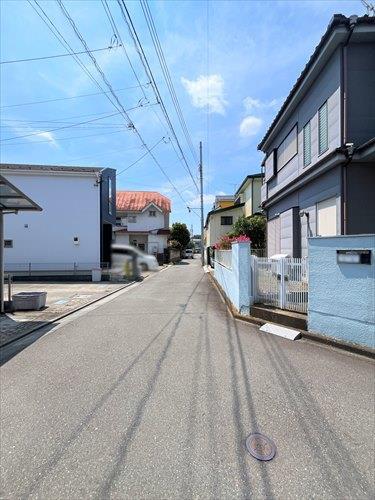 前面道路(南東側)